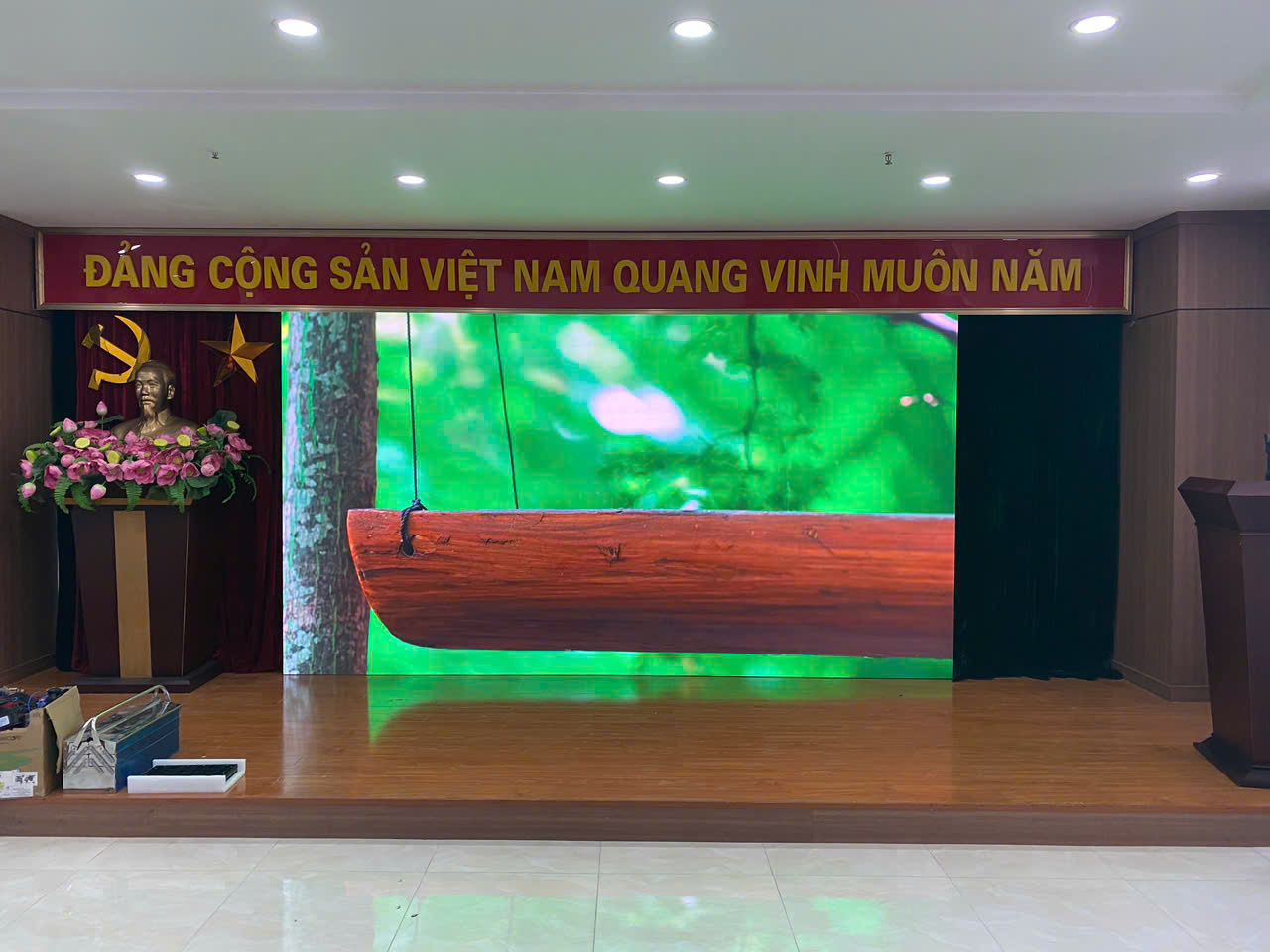 Màn Hình LED Có Tốn Điện Không? Giải Thích Chi Tiết, Dễ Hiểu